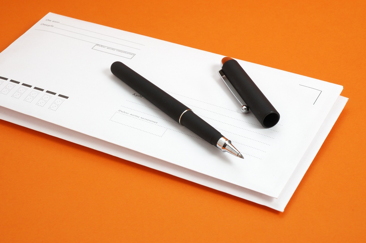 Grafico che confronta vantaggi e svantaggi del TFR in busta paga e del suo mantenimento in azienda.